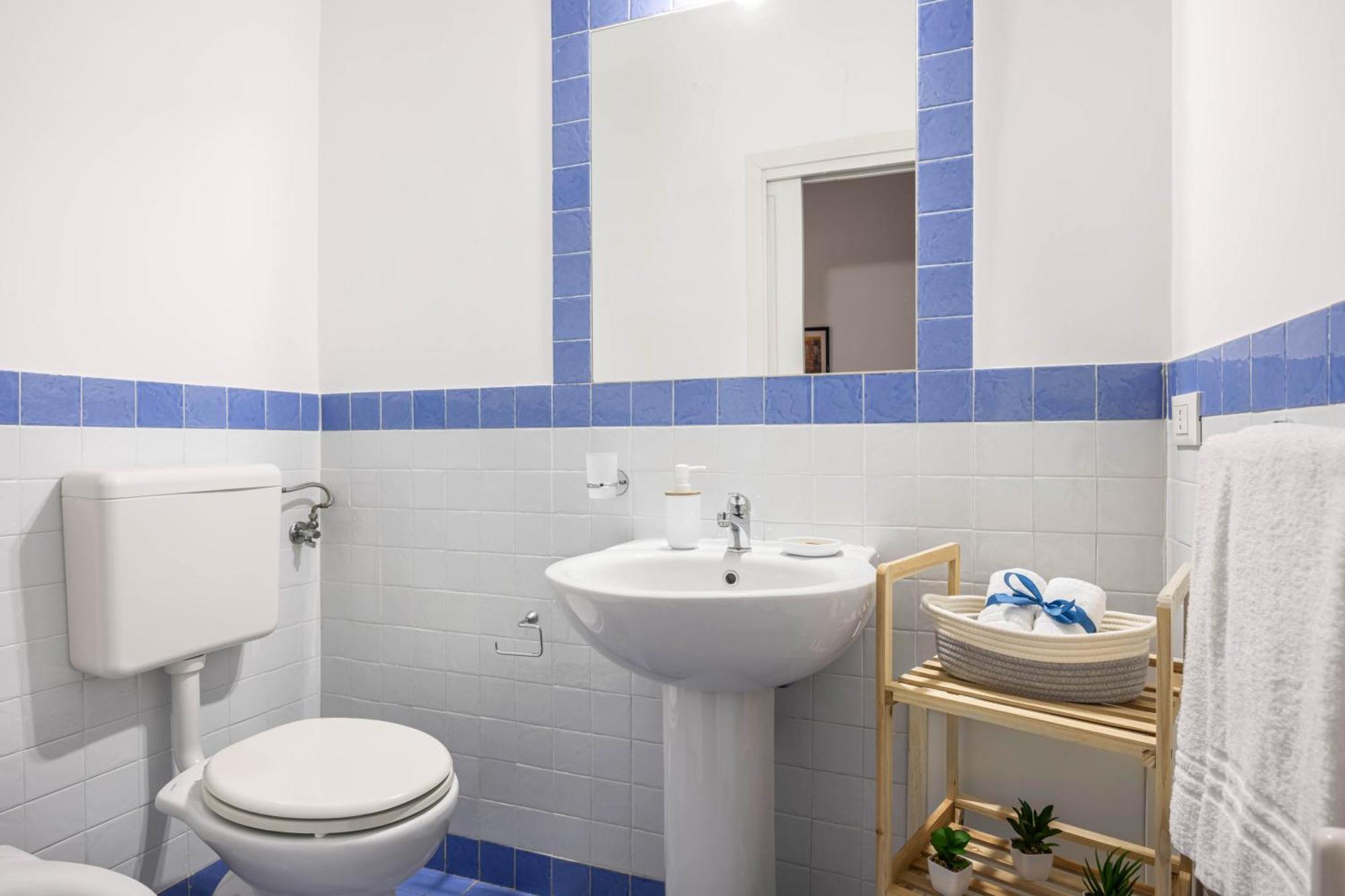 Sedie Volanti Apartment With Jacuzzi Палермо Екстериор снимка